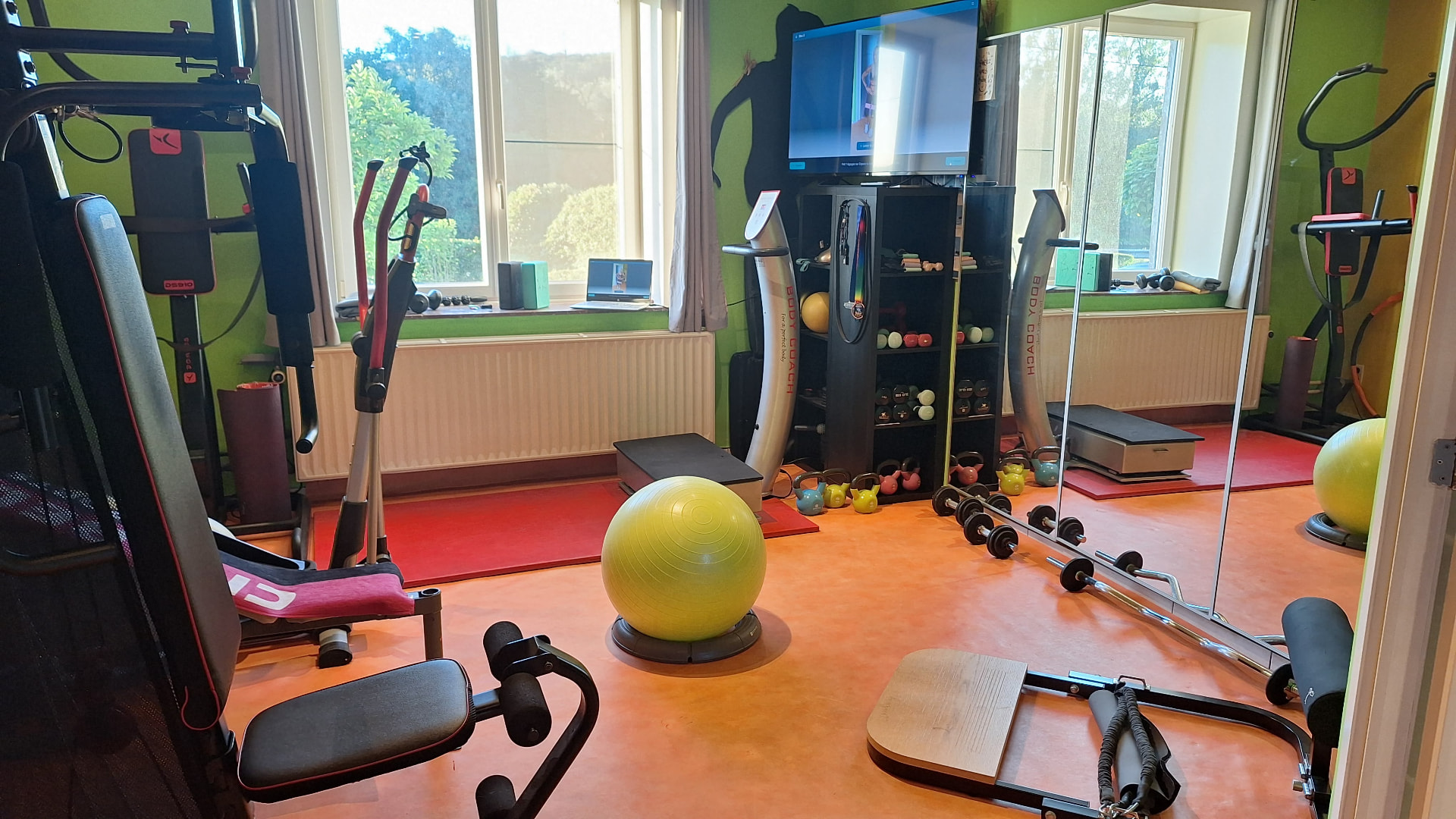 Salle de musculation CoachingSyl : vue d'ensemble des appareils
